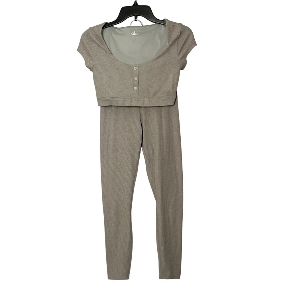 Alo Yoga Wellness Rib Henley Crop Top Leggings‎ Set in Gray - Small / XSmall
